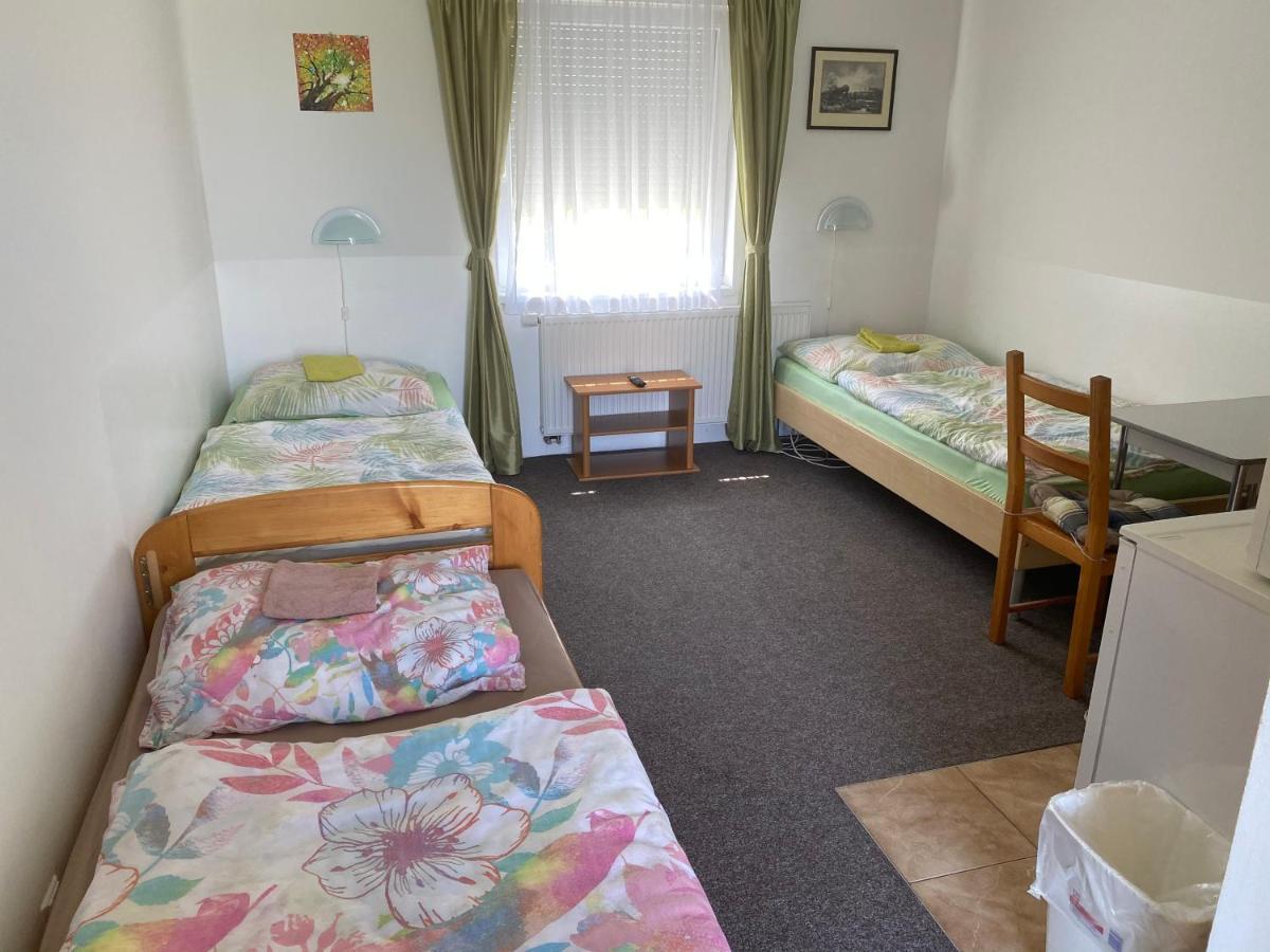 Penzion Kamenak Kamenný Újezd Buitenkant foto
